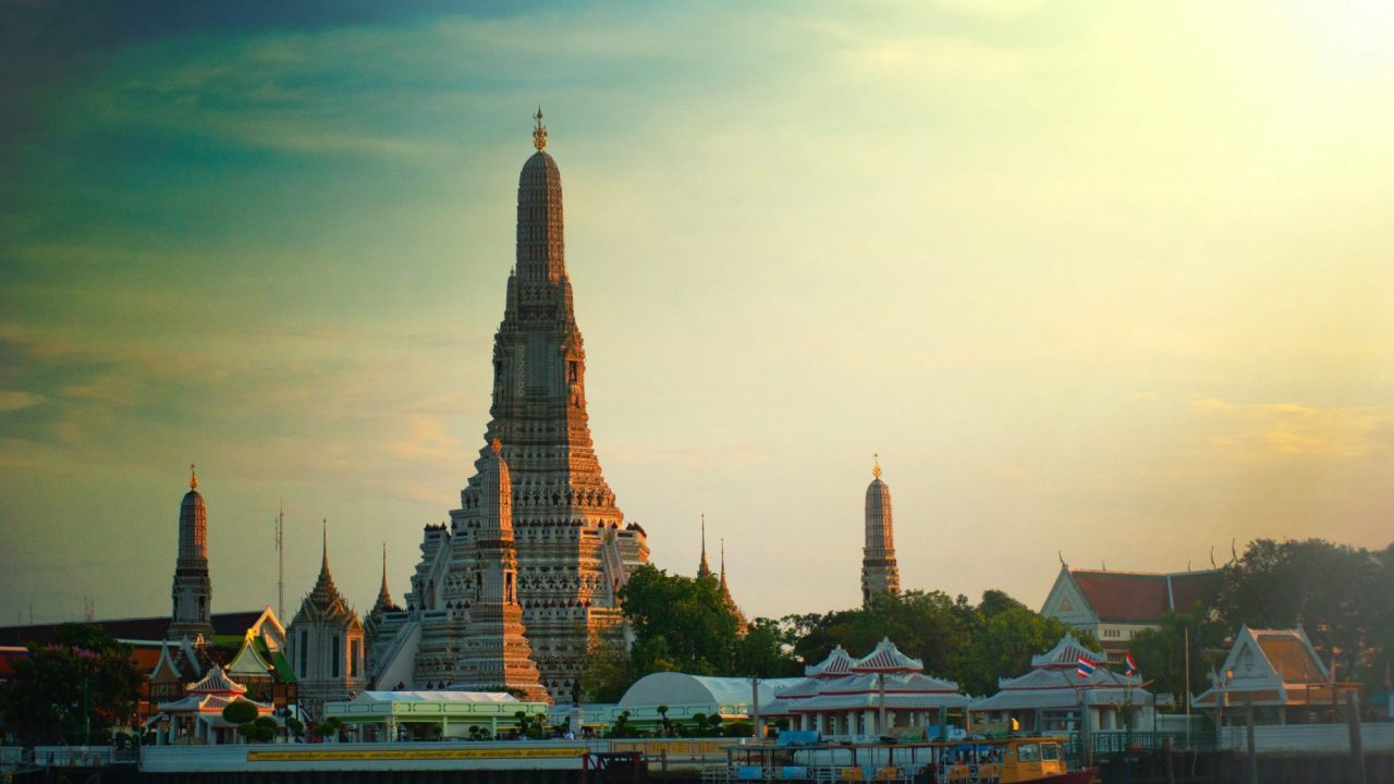 photo-of-wat-arun-temple-1031659-scaled